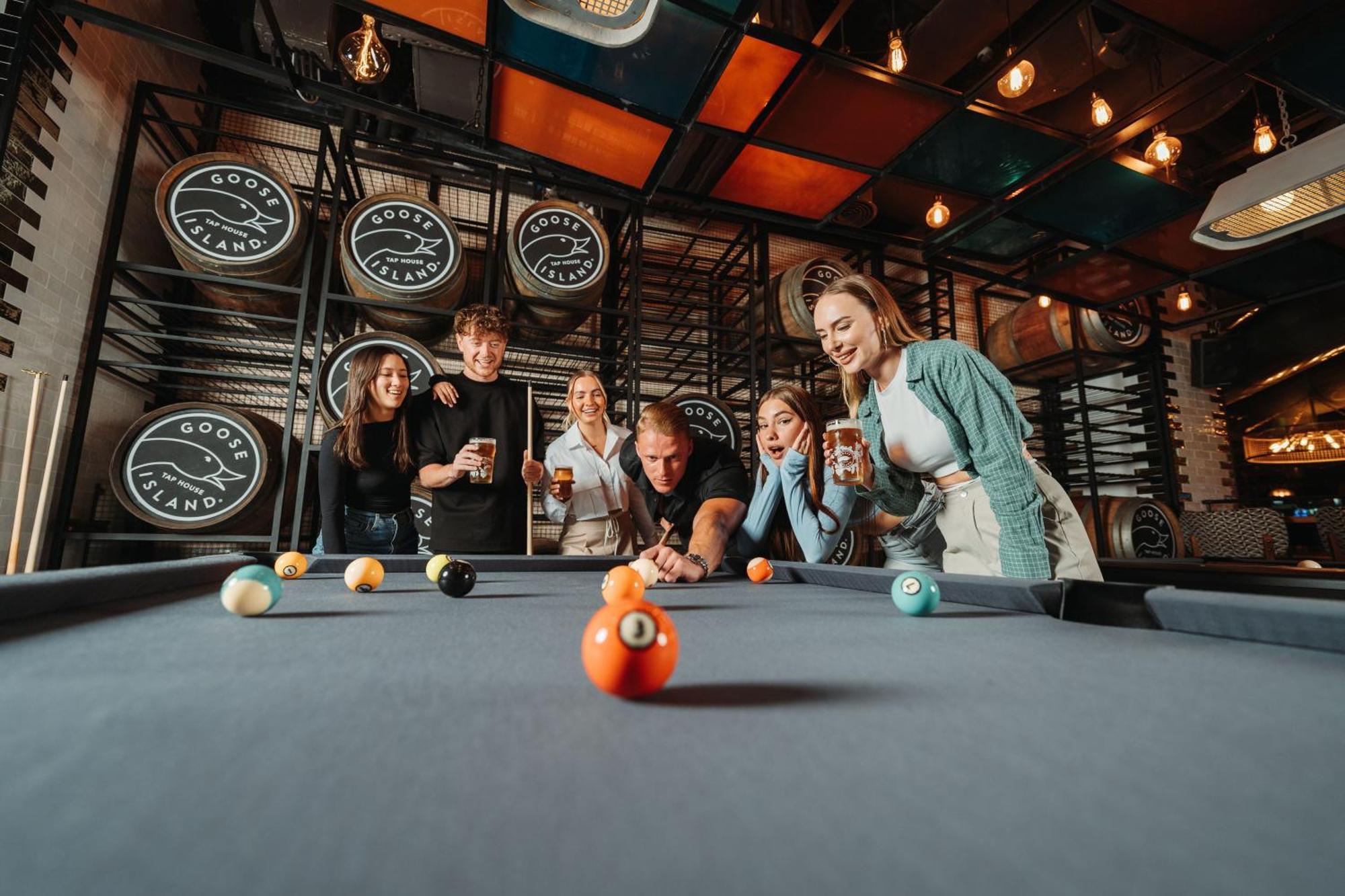 Готель Five Luxe Дубай Екстер'єр фото Pool players