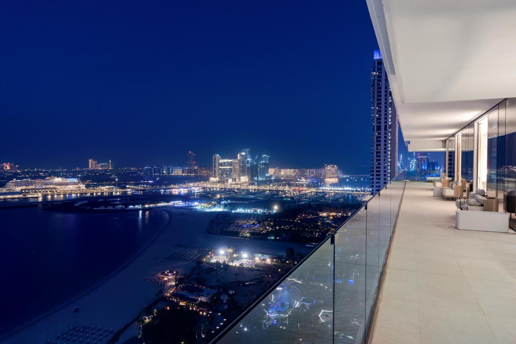 Готель Five Luxe Дубай Екстер'єр фото View from the penthouse