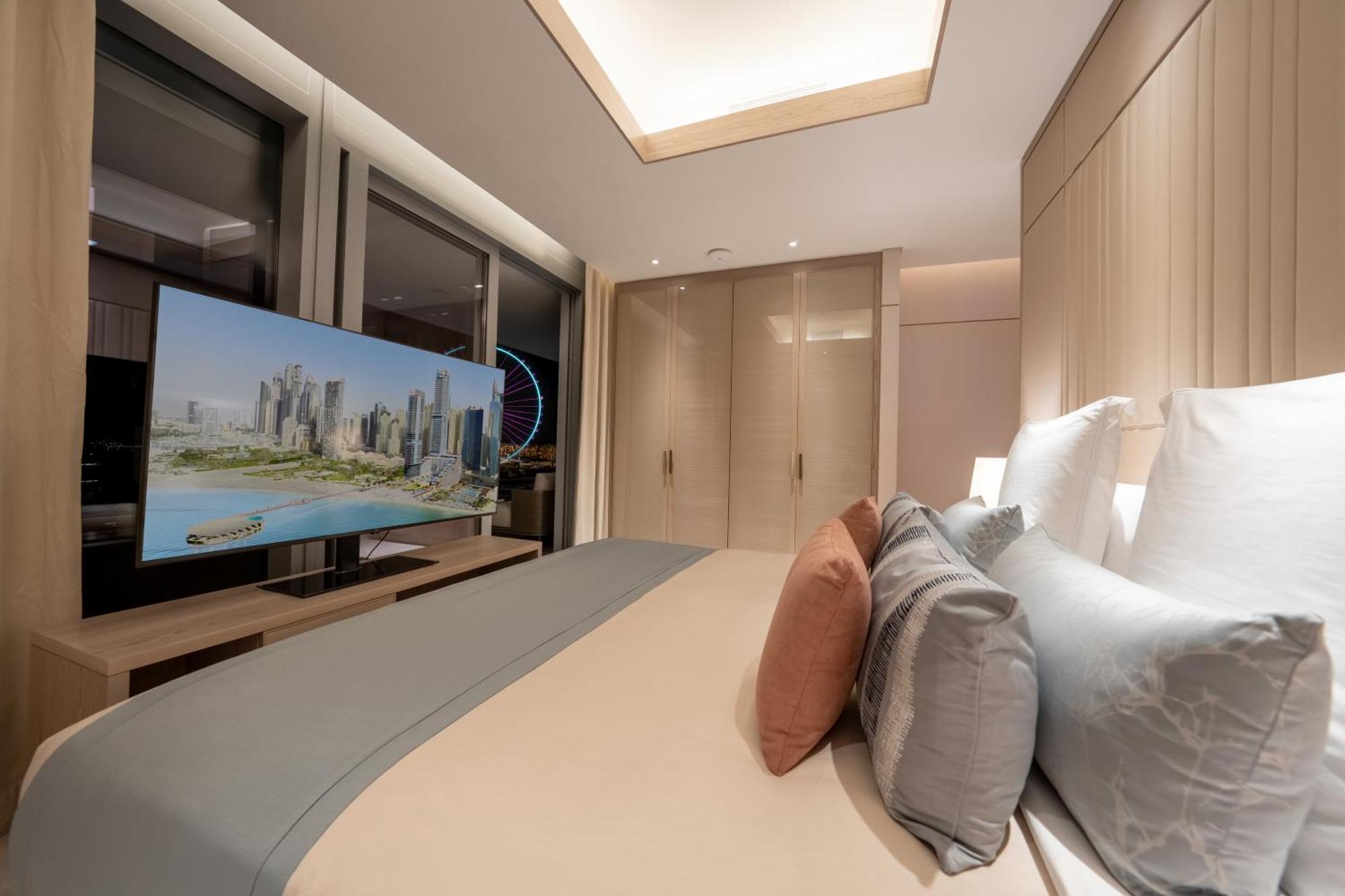 Готель Five Luxe Дубай Екстер'єр фото A bedroom in the Ritz-Carlton, DIFC