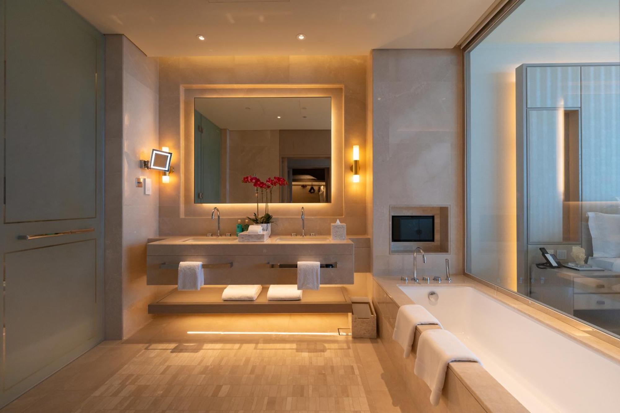 Готель Five Luxe Дубай Екстер'єр фото Bathroom
